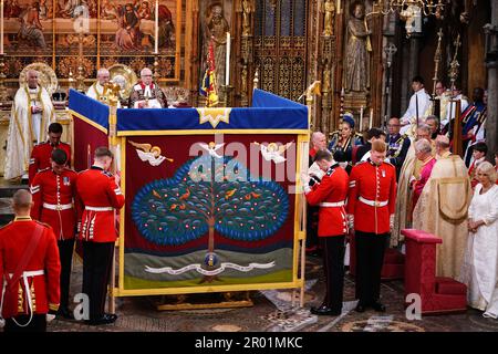 Durante la cerimonia di incoronazione a Westminster Abbey, Londra, viene eretto uno schermo di unzione per re Carlo III. Data immagine: Sabato 6 maggio 2023. Foto Stock