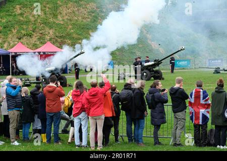 Cardiff, Galles, Regno Unito – Sabato 6th maggio 2023 – 21 pistola saluto al Castello di Cardiff come Re Carlo III è incoronato nell'Abbazia di Westminster a mezzogiorno. Foto Steven Maggio / Alamy Live News Foto Stock