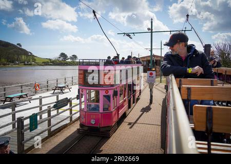 Seaton, Regno Unito - Aprile 2022: Il Seaton Tramway è un tram elettrico vintage a scartamento ridotto nel sud-ovest dell'Inghilterra Foto Stock