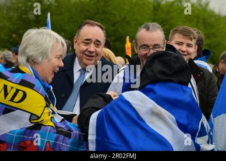 Glasgow Scozia, Regno Unito 06 maggio 2023. I sostenitori dell'indipendenza scozzese marciano attraverso la città. Nella foto l'ex primo ministro della Scozia Alex Salmond. sst/alamy notizie dal vivo Foto Stock