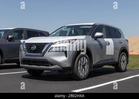 Varsavia - circa Maggio 2023: Nissan Rogue in attesa di vendita del concessionario. Nissan offre il Rogue nei modelli S, SV, SL e Premium. Foto Stock