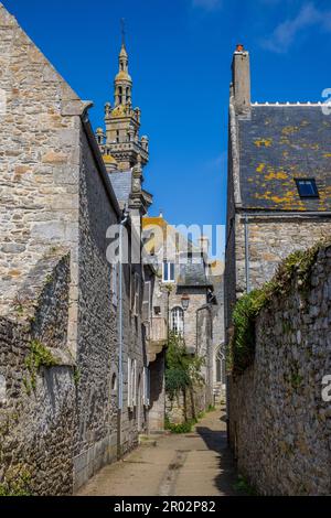 Le vecchie strade del Porto di Roscoff, Bretagna, Francia Foto Stock