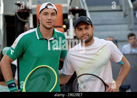 Madrid, Spagna. 05th maggio, 2023. Tennis: Mutua Madrid torneo di tennis aperto, semifinale, individuale, uomini: Jan-Lennard Struff (GER) V Aslan Karatsev. Credit: EnriquePSans/Alamy Live News Foto Stock