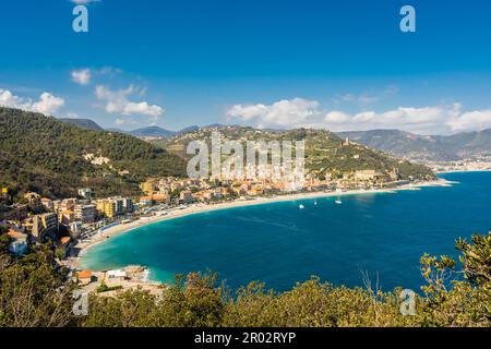 Veduta aerea della città di Noli sul Mar Ligure Foto Stock