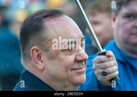 Glasgow, Scozia, Regno Unito. 6th maggio, 2023. L'ex primo ministro Alex Salmond si unisce ai sostenitori dell'indipendenza scozzese per marciare da Kelvingrove Park attraverso il centro della città a un rally a Glasgow Green. L'evento è stato organizzato dal gruppo All Under One Banner. Credit: SKULLY/Alamy Live News Foto Stock