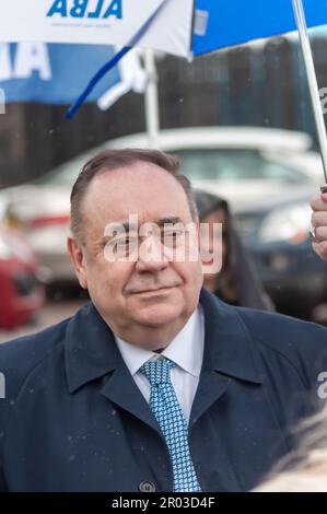 Glasgow, Scozia, Regno Unito. 6th maggio, 2023. L'ex primo ministro Alex Salmond si unisce ai sostenitori dell'indipendenza scozzese per marciare da Kelvingrove Park attraverso il centro della città a un rally a Glasgow Green. L'evento è stato organizzato dal gruppo All Under One Banner. Credit: SKULLY/Alamy Live News Foto Stock