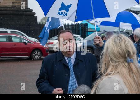 Glasgow, Scozia, Regno Unito. 6th maggio, 2023. L'ex primo ministro Alex Salmond si unisce ai sostenitori dell'indipendenza scozzese per marciare da Kelvingrove Park attraverso il centro della città a un rally a Glasgow Green. L'evento è stato organizzato dal gruppo All Under One Banner. Credit: SKULLY/Alamy Live News Foto Stock