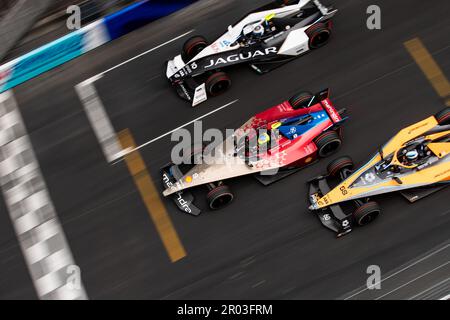 Monaco, Monaco. 06th maggio, 2023. 08 ROWLAND Oliver (gbr), Mahindra Racing, Spark-Mahindra, Mahindra M9-Electro, Action 58 RAST René (ger), Neom McLaren Formula e Team, Spark-Nissan, Nissan e-4ORCE 04, Action 10 BIRD Sam (gbr), Jaguar TCS Racing, Spark-Jaguar, Jaguar i - tempo 6, azione durante l'ePrix Monaco 2023, 7th° appuntamento del Campionato Mondiale ABB FIA Formula e 2022-23, sul circuito di Monaco dal 4 al 6 maggio 2023 a Monaco - Foto Joao Filipe/DPPI Credit: DPPI Media/Alamy Live News Foto Stock