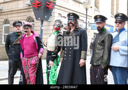 Liverpool, Regno Unito. 06th maggio, 2023. Rappresentante della Croazia Let 3 andare per una passeggiata nei loro costumi, a Liverpool, Inghilterra, il 6 maggio 2023. Foto: Sanjin Strukic/PIXSELL Credit: Pixsell/Alamy Live News Foto Stock