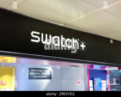 Ginevra, Svizzera - 16 gennaio 2023: Negozio Swatch a Ginevra. Swatch è un orologiaio svizzero fondato nel 1983 da Ernst Thomke. Foto Stock