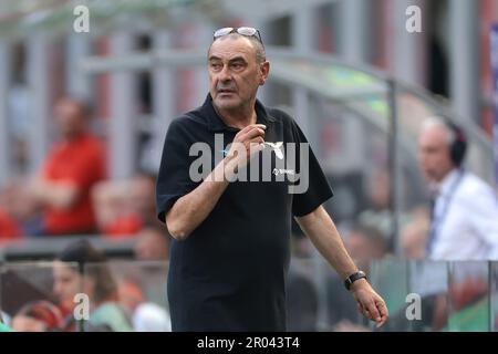 Milano, Italia, 6th maggio 2023. Maurizio Sarri Head Coach della SS Lazio reagisce durante la Serie A match a Giuseppe Meazza, Milano. L'immagine di credito dovrebbe essere: Jonathan Moskrop / Sportimage Foto Stock