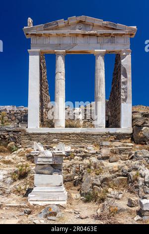 Il Tempio di Iside (Tempio degli dei Egiziani) nel sito archeologico dell'isola 'sacred' di Delo, Cicladi, Grecia Foto Stock