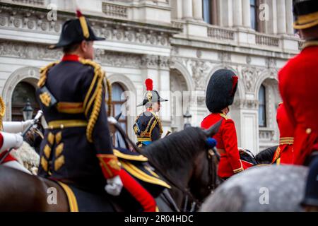 Londra, Regno Unito, 6th maggio 2023, Principessa Anna, Colonnello di Blues e Royals e Gold Stick-in-Waiting, cavalcando dietro l'allenatore dello Stato d'Oro che conduce il fratello HM Re Carlo III alla scorta di sicurezza di ritorno a Buckingham Palace dopo la sua incoronazione presso l'Abbazia di Westminster. Chrysoulla Kyprianou Rosling/Alamy Live News Foto Stock