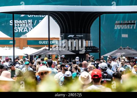 Miami, Florida, Stati Uniti. 04/07 maggio 2023. Campionato del mondo F1. Gran Premio di Miami F1. F1 fan in pitlane. Foto Stock