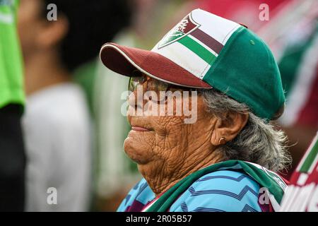 Rio de Janeiro, Brasile. 06th maggio, 2023. Fan durante Fluminense x Vasco tenutosi a Estádio do Maracanã per il 4th° round del Campionato brasiliano 2023, questo sabato sera (6), a Rio de Janeiro, RJ. Credit: Celso Pupo/FotoArena/Alamy Live News Foto Stock