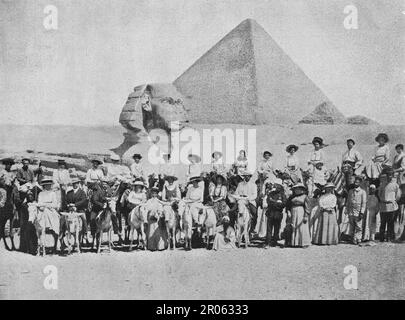 Studenti di istituti di istruzione superiore dell'Impero russo in Egitto. Foto dal 1910. Foto Stock