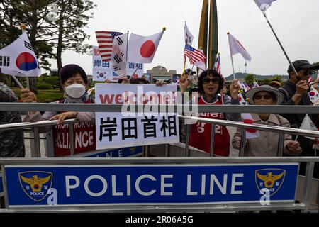 Seul, Corea del Sud. 7th maggio, 2023. I membri di gruppi di estrema rigore si sono riuniti per accogliere la visita del primo ministro giapponese Fumio Kishida di fronte all'ufficio presidenziale di Seoul, Corea del Sud. Credit: Kitae Lee/ Alamy Live News Foto Stock