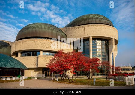 Gatineau, Quebec - 19 ottobre 2022: Facciata del Museo Canadese di Storia (precedentemente noto come Museo Canadese della civiltà) Foto Stock