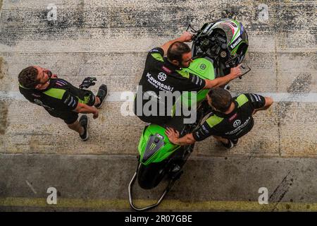 Kawasaki ZX-10RR, Kawasaki Racing Team WorldSBK durante la SBK FIM Superbike World Championship durante la gara 2 al circuito di Barcellona-Catalunya il 7 maggio 2023 a Barcellona, Spagna. (Foto di Bagu Blanco / PRESSIN) Foto Stock