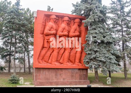 Chisinau, Moldova - 8 marzo 2023: Memoriale della scultura presso il complesso commemorativo dell'eternità. Foto Stock