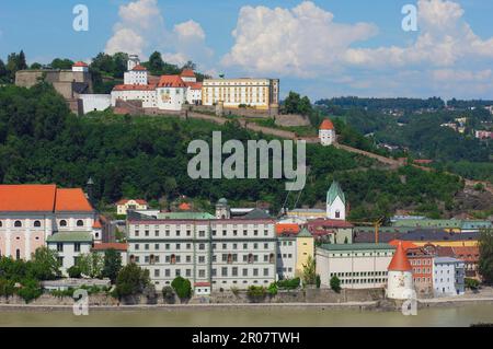 Passau, River Inn, Veste Oberhaus Fortress, bassa Baviera, Baviera, Germania Foto Stock