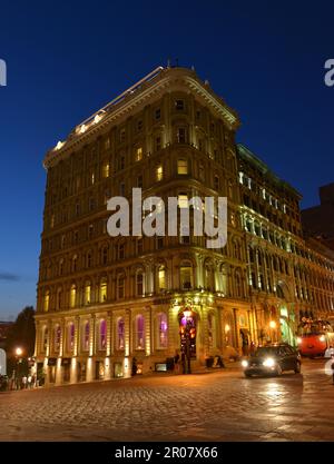 Hotel Le Place d'Armes, Place d'Armes, Montreal, Quebec, Canada Foto Stock