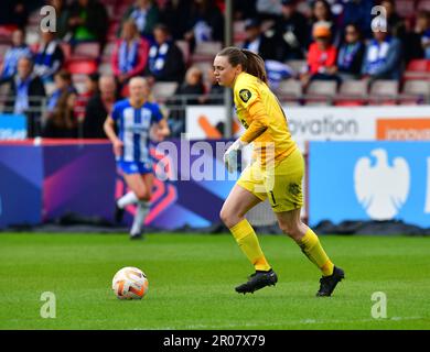 Crawley, Regno Unito. 07th maggio, 2023. Megan Walsh Goalkeeper di Brighton e Hove Albion durante la partita di Super League delle donne fa tra le donne di Brighton e Hove Albion e le donne del West Ham United al People's Pension Stadium il 7th 2023 maggio a Crawley, Regno Unito. (Foto di Jeff Mood/phcimages.com) Credit: PHC Images/Alamy Live News Foto Stock