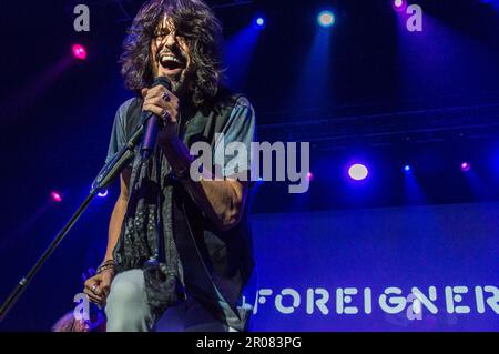 12 aprile 2015, Las Vegas, Nevada: La cantante Kelly Hansen suona con Foreigner in una mostra aziendale. Foto Stock