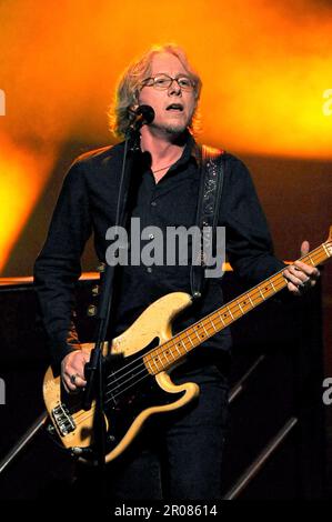 Milano Italia 2008-03-18 : Mike Mills bassista di REM durante il concerto al Rolling Stones club Foto Stock