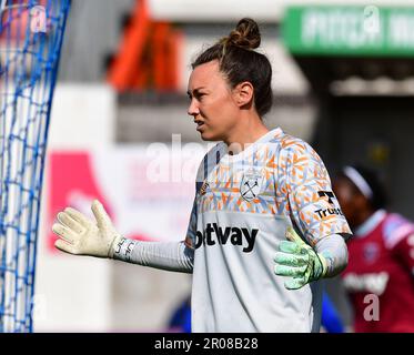 Crawley, Regno Unito. 07th maggio, 2023. Mackenzie Arnold portiere del West Ham United durante la partita della fa Women's Super League tra le donne Brighton & Hove Albion e le donne del West Ham United al People's Pension Stadium il 7th 2023 maggio a Crawley, Regno Unito. (Foto di Jeff Mood/phcimages.com) Credit: PHC Images/Alamy Live News Foto Stock