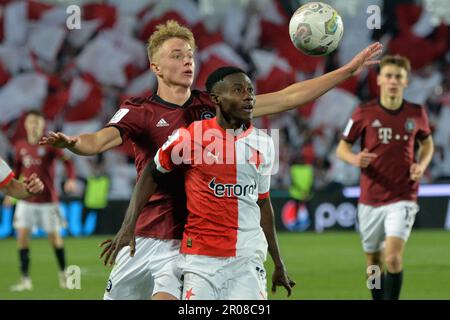 Praga, Repubblica Ceca. 3rd maggio, 2023. OSCAR DORLEY di Slavia Praha combatte per la palla con l'ADAM KARABEC di Sparta (L) durante la Coppa Ceca del 2022-2023 al 03 maggio 2023, a Praga come hanno battuto nella finale Sparta Praga 2:0. (Credit Image: © Slavek Ruta/ZUMA Press Wire) SOLO PER USO EDITORIALE! Non per USO commerciale! Foto Stock