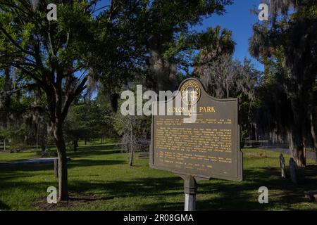 Storico cimitero del parco coloniale di Savannah, Georgia, fondato nel 1750 Foto Stock