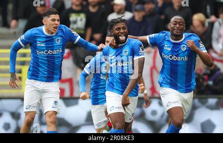 Mark McKenzie di Genk festeggia dopo aver segnato durante una partita di calcio tra il Royal Antwerp FC RAFC e il KRC Genk, domenica 07 maggio 2023 ad Anversa, il giorno 2 dei play-off dei campioni nella prima divisione del campionato belga della 'Jupiler Pro League'. BELGA PHOTO VIRGINIE LEFOUR Foto Stock