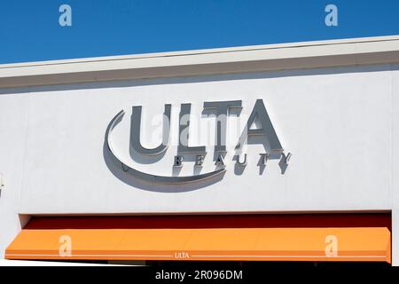 Roseville, Minnesota. Ulta bellezza. Ulta è una catena americana di negozi di bellezza ed è il più grande rivenditore di bellezza negli Stati Uniti con una grande sel Foto Stock