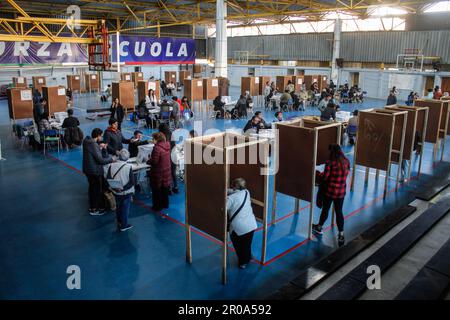 Valparaiso, Cile. 07th maggio, 2023. Vista generale della seggio elettorale in Cile il giorno delle elezioni costituzionali del 2023. Consiglio costituzionale elettorale 2023 Cile. Credit: SOPA Images Limited/Alamy Live News Foto Stock