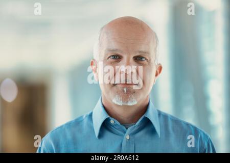 Sono contento del modo in cui le cose sono uscite - pensa Grandpa. Quando i miei nipoti ricevono ciò che li abbiamo lasciati, spero che sappiano trarne beneficio Foto Stock