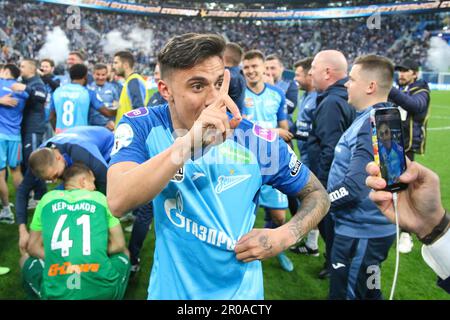 San Pietroburgo, Russia. 07th maggio, 2023. Gustavo Mantuan (31), giocatore della Zenit Football Club visto dopo la fine della partita del 26th° turno della stagione della Premier League russa 2022/2022, Zenit - Spartak, dove la squadra di calcio Zenit divenne campione di Russia nel calcio. Zenit 3:2 Spartak. Credit: SOPA Images Limited/Alamy Live News Foto Stock