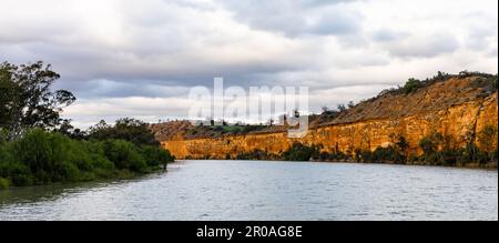 Murray River, un grande sistema fluviale in Australia adiacente al nuovo Galles del Sud, Victoria e South Australia Foto Stock