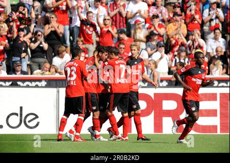 Leverkusener Jubel um den Torschützen Karim Haggui (2) Aturo Vidal (23), Tranquillo Barnetta (7), Stefan Kießling(11), Fußball Bundesliga Bayer 04 Leverkusen - Hoffenheim 5:2. 30.8.2008 Foto Stock