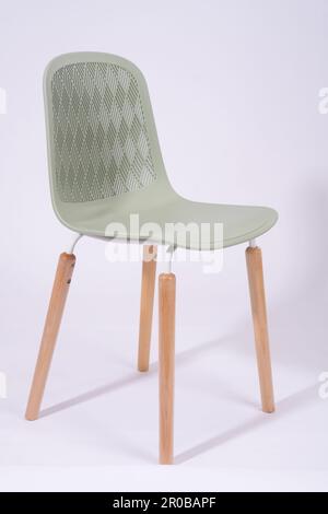 Foto di bellissimi modelli di sedie in plastica scattate dallo Studio Foto Stock
