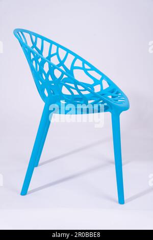 Foto di bellissimi modelli di sedie in plastica scattate dallo Studio Foto Stock