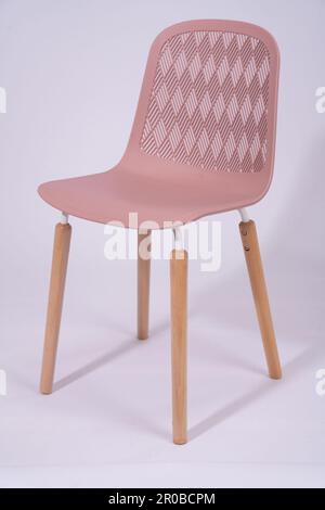Foto di bellissimi modelli di sedie in plastica scattate dallo Studio Foto Stock