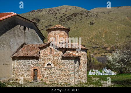 Chiesa bizantina di Agios Germanos, 11th ° secolo, vicino al Lago Megali Prespa (Grande Prespa), villaggio di Agios Germanos, Macedonia occidentale, Grecia Foto Stock