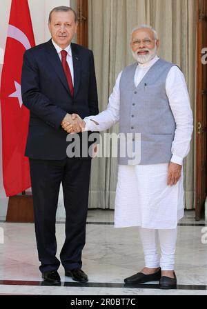 Recep Tayyip Erdogan, politico turco, presidente della Turchia, Narendra modi, primo ministro indiano, New Delhi, India, 1 maggio 2017 Foto Stock