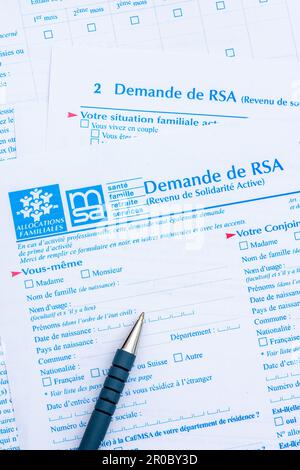 Modulo di domanda per la RSA (Revenu de solidarité Active), un'indennità che fornisce alle persone senza risorse in Francia un reddito minimo Foto Stock