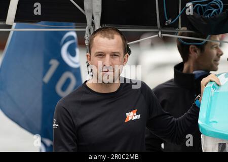 Brest, Francia. 07th maggio, 2023. Sam Goodchild, PER IL PIANETA durante l'inizio della Guyader Bermudes 1000 gara 2023, IMOCA Globe Series gara di vela il 7 maggio 2023 a Brest, Francia - Foto Nicolas Pehe/DPPI Credit: DPPI Media/Alamy Live News Foto Stock