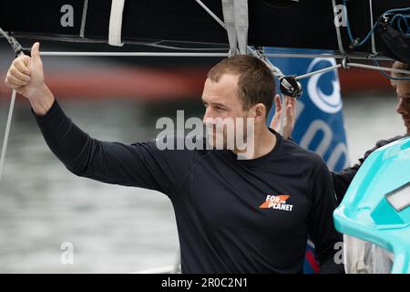 Brest, Francia. 07th maggio, 2023. Sam Goodchild, PER IL PIANETA durante l'inizio della Guyader Bermudes 1000 gara 2023, IMOCA Globe Series gara di vela il 7 maggio 2023 a Brest, Francia - Foto Nicolas Pehe/DPPI Credit: DPPI Media/Alamy Live News Foto Stock