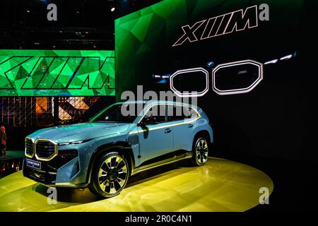 NONTHABURI - MARZO 24,2023: La BMW XM, la nuova ammiraglia SUV ibrida plug-in personalizzata della divisione M al Salone Internazionale dell'Auto 44nd di Bangkok 2023 in Foto Stock