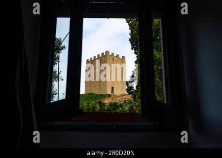 Castell de Peratallada, a Forallac, Baix Emporda, Costa Brava, Girona, Catalogna. Il castello risale al 11th ° secolo. Foto Stock