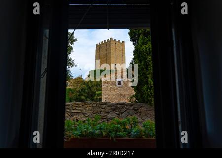 Castell de Peratallada, a Forallac, Baix Emporda, Costa Brava, Girona, Catalogna. Il castello risale al 11th ° secolo. Foto Stock